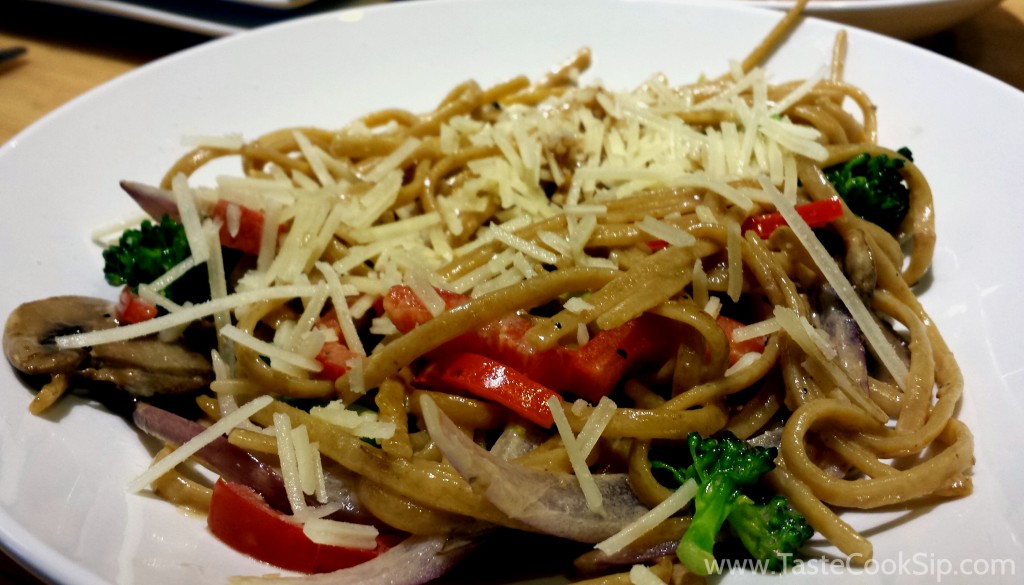 Whole Grain Tuscan Linguine. Whole Grain linguine, broccoli, red bell pepper, onion, mushrooms, garlic, white wine cream & parmesan.