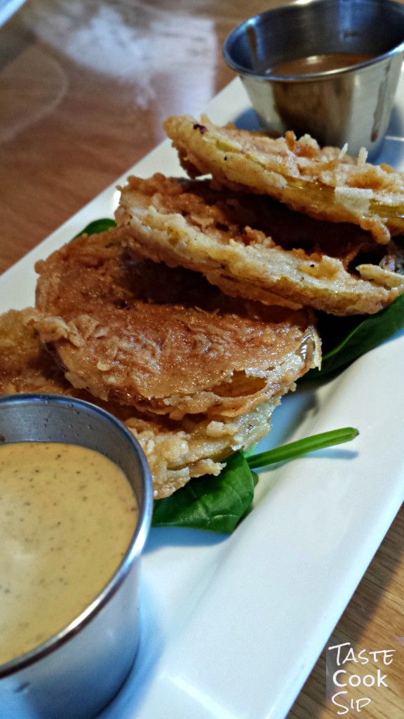 Fried Green Tomatoes with Chipotle lime aioli & Balsamic Bleu cheese dipping sauce $7
