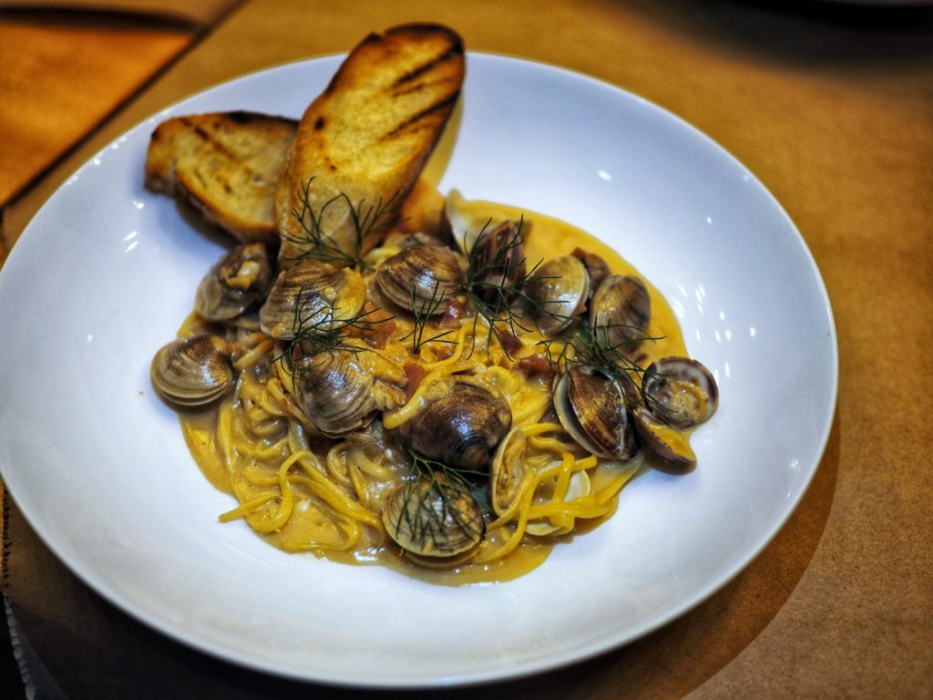 Sette Linguini and clams